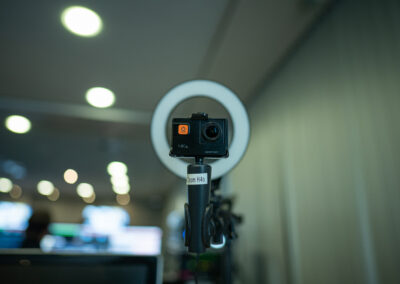 Eine GoPro Kamera, die im Rahmen eines Live Video Streaming Event verwendet wird.